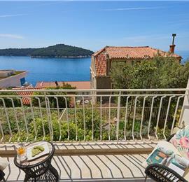 3 Bedroom Apartment with 2 Balconies near Dubrovnik Old Town, Sleeps 5-6